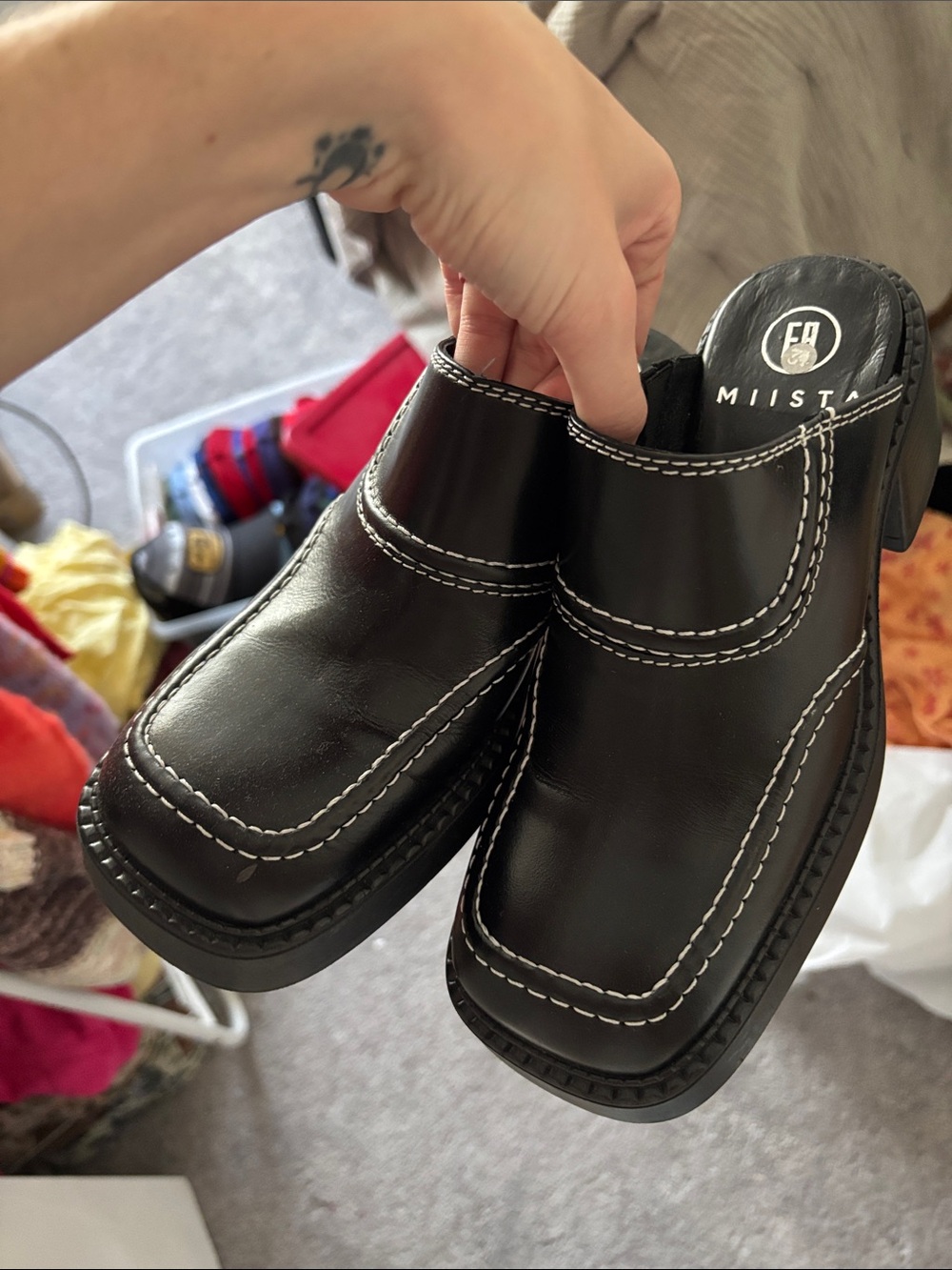 MIISTA RUBI BLACK MULES - Picture 7 of 8